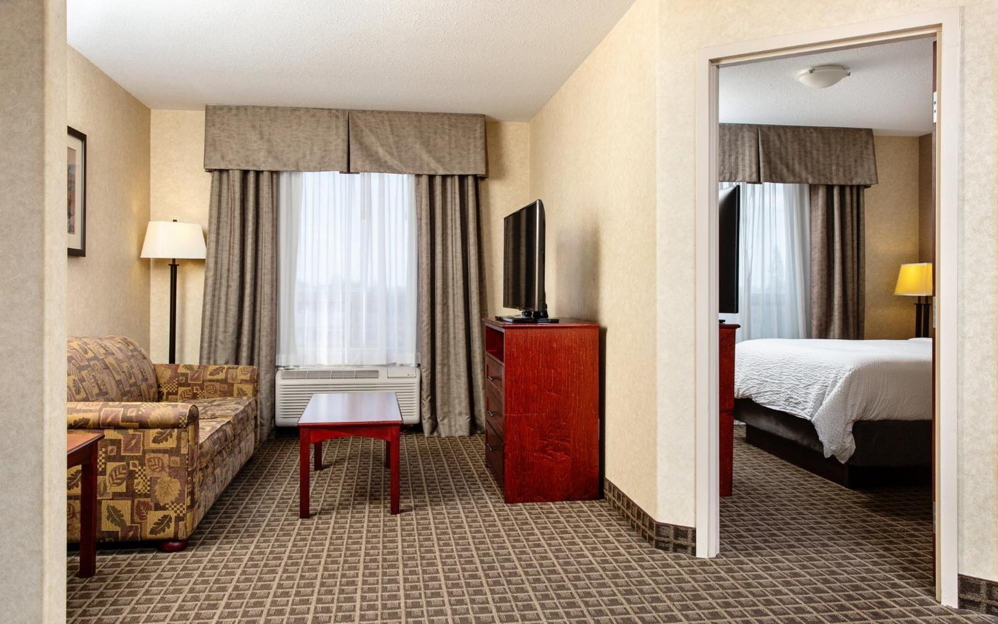 Holiday Inn Express Edmonton North By Ihg Exterior foto